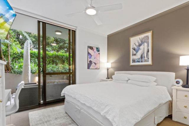 2-Bed Sunlit Courtyard Unit with Pool and Gym - Sydney