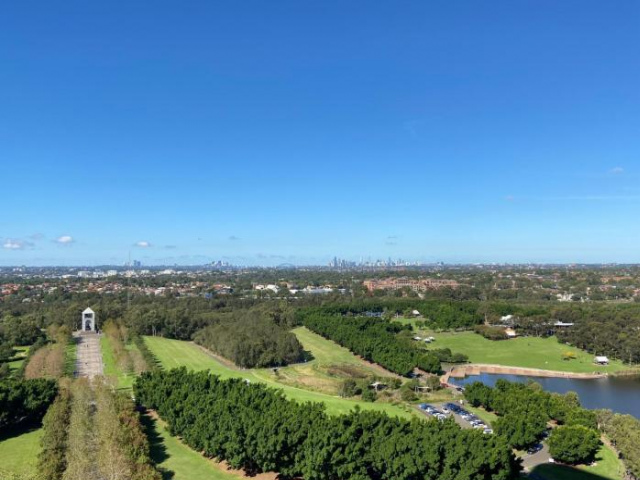 Parkside City View Apartment in Sydney Olympic Park - Sydney
