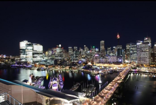 Darling Harbour Three-Bedroom Apartment - Sydney