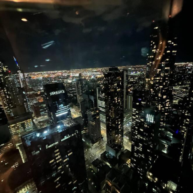 Panoramic CBD Views Apartment in The Heart of City - Melbourne