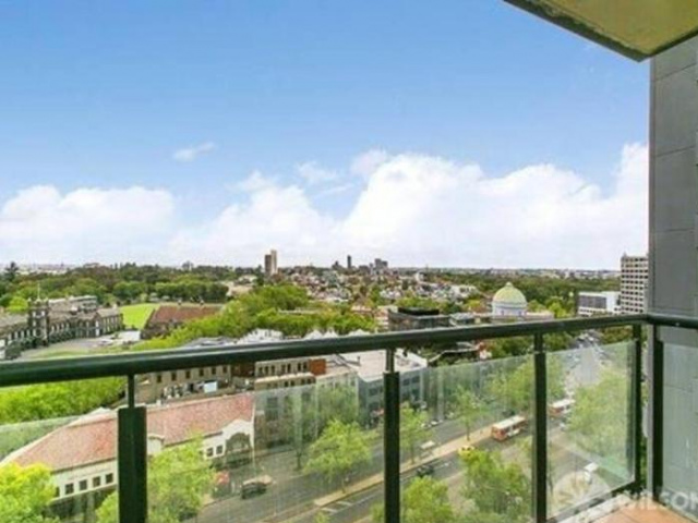 City skyline views with swimming pool! - Melbourne