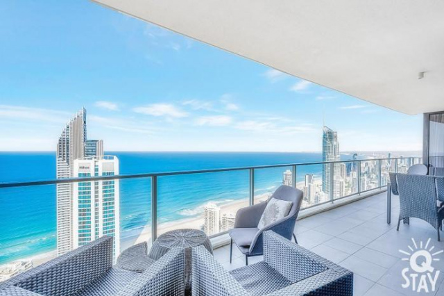 5 Bedroom Executive Sub Penthouse in the heart of Surfers with full ocean views - Sleeps 12 - Circle - Gold Coast