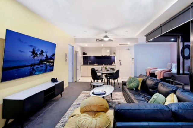 Circle on Cavill- WowStay - Gold Coast