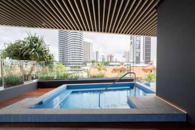 BroadBeach 5-Star Amenities 2BR Seaview Apt - Gold Coast