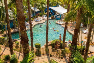 Gorgeous 4 Bed Beachside Apartment - Diamond Beach Resort