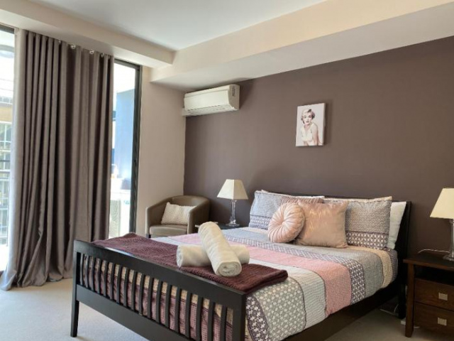 ARENA RESORT STYLE EXEC FREE NETFLIX WIFI WINE - Perth
