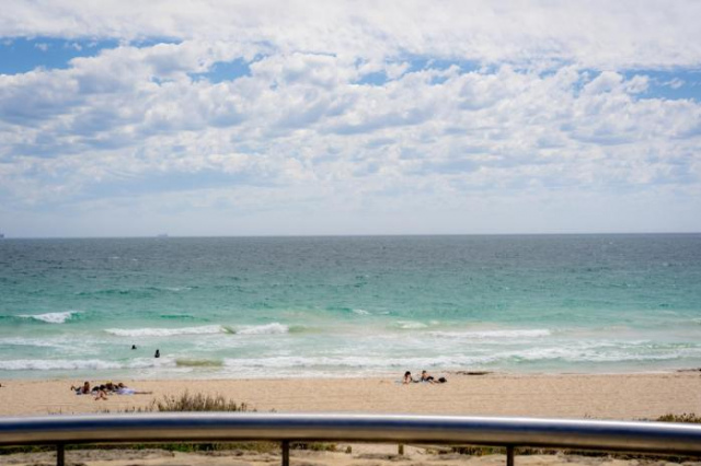 DEAN639 - Summer Cool Beach Pad - Perth