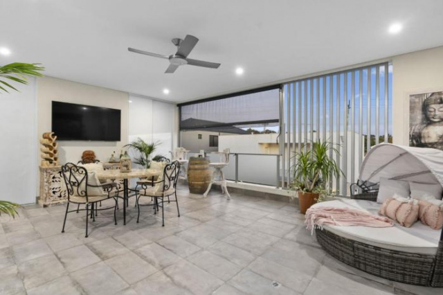 DEAN639 - Summer Cool Beach Pad - Perth