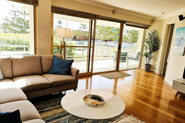 Beachside at Scarborough -gorgeous ocean views! - Perth