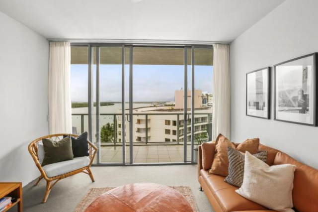 1101 Harbour View Penthouse - Cairns
