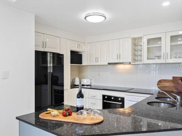3 BEDROOM CBD WATERFRONT LUXURY APARTMENT - 凱恩斯