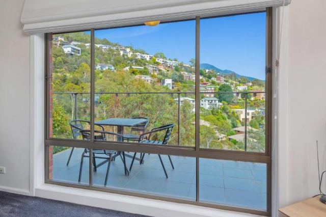 Watchtower Apartment - Hobart