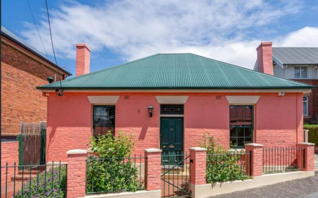 Waterloo Cottage - Hobart