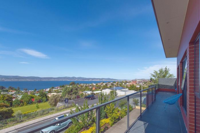 Nature & Relax House, Panoramic sea view, Free parking40 - Hobart