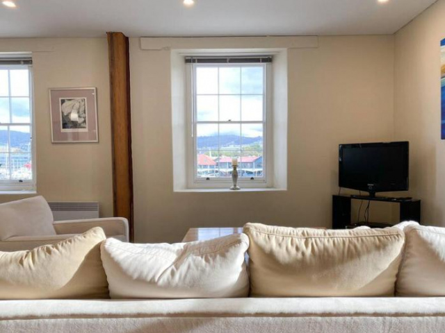 Luxury Hobart Waterfront Apartment with views! - 荷伯特
