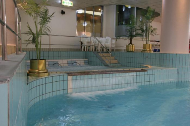 Sakuragicho Capsule Hotel - Yokohama