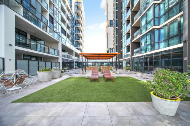 Stylish 1 BR CBD Apt-Pool-Gym-Sauna-Steam Room - Adelaide