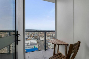 Stunning Views 2BR Luxury Pool Parking Gym WiFi