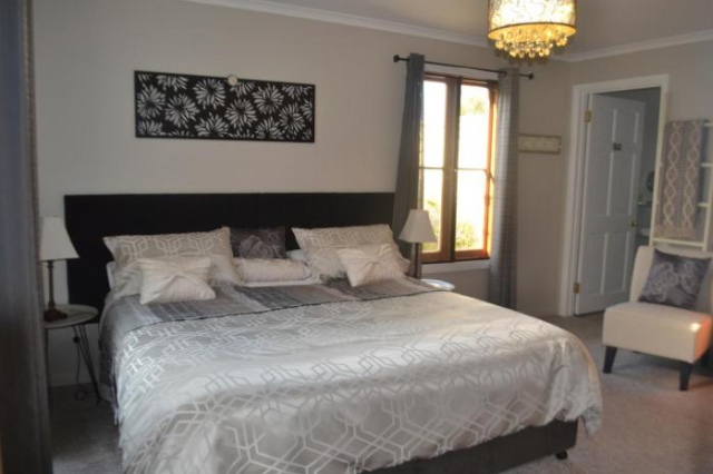 Mberry Cottage Bed and Breakfast - Tasmania