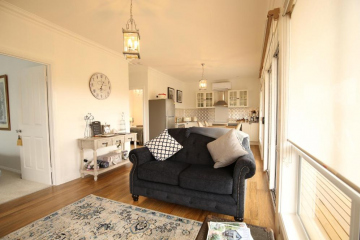 Bridgecroft Villa - French Provincial in Richmond with Spa