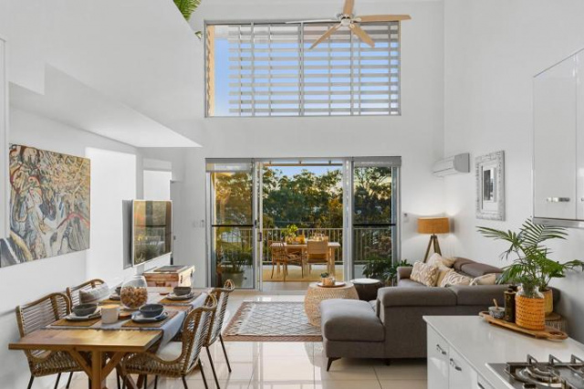 3 Bedroom Penthouse - Short Walk to Sandstone Point - Queensland