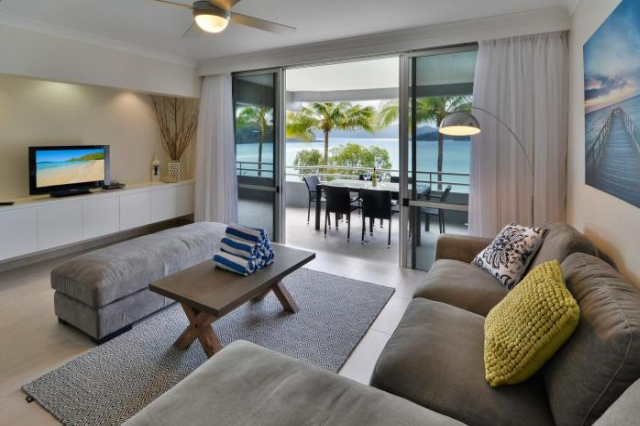 Newly Renovated Jasmine Beachfront Apartment - Queensland