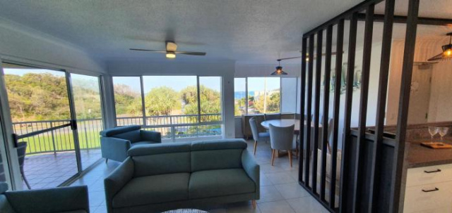 Pandanus Coolum Beach Hotel - Sunshine Coast