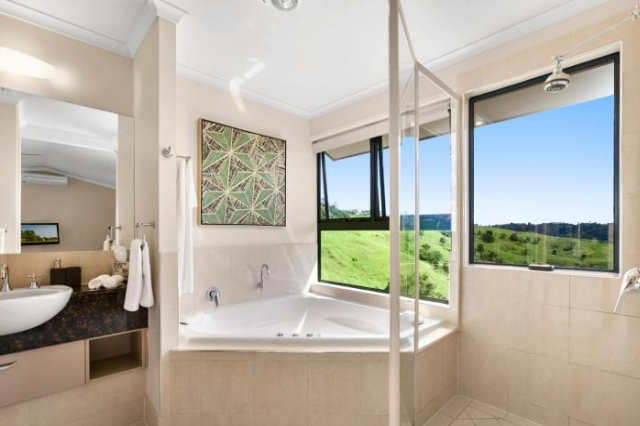 Top Of The Hill - Sunshine Coast