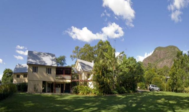 Glass House Mountains Ecolodge - Sunshine Coast