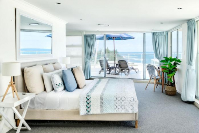 Absolute Hamptons Style Luxury Two Story Penthouse at Kings Beach - Private Rooftop Terrace - 陽光海岸