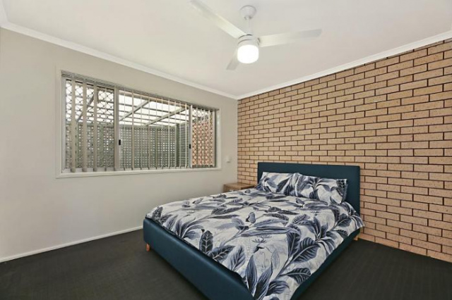 Lowanna - Two Bedroom Townhouse, one street away from the beach! - Sunshine Coast