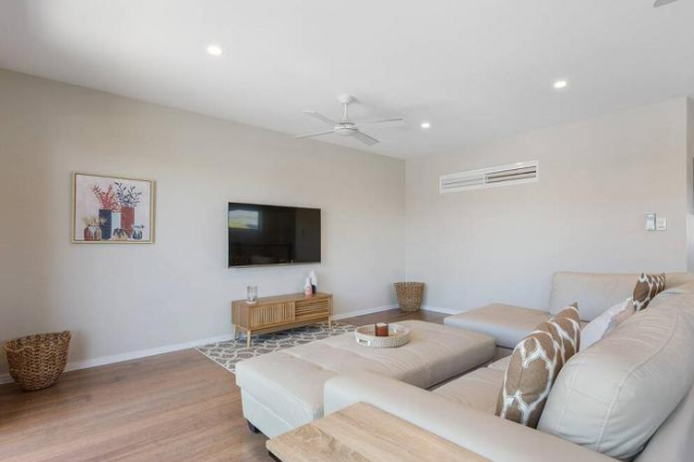 Pet Friendly, Pool and More in Maroochydore - Sunshine Coast