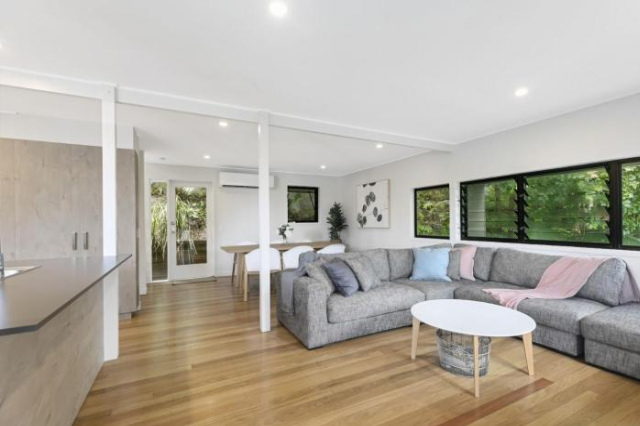 Duke St Convenience at Your Doorstep Beach Living in the Heart of the Village Close to Cafes Ocean - Sunshine Coast
