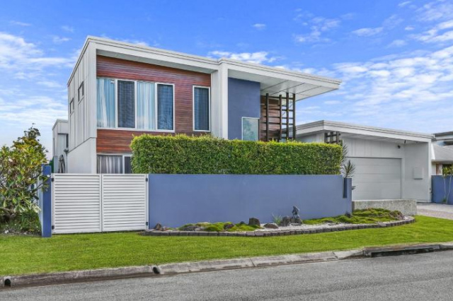 Luxury Waterfront Private Home In Caloundra - Pelican Waters Featuring A Pizza Oven and Private Pool - 陽光海岸