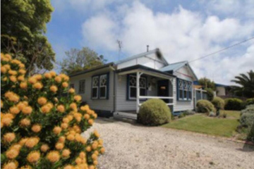 Lighthouse Retreat - Pet Friendly Free Wifi