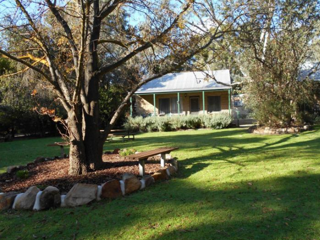 Grampians View Cottages and Units - Halls Gap