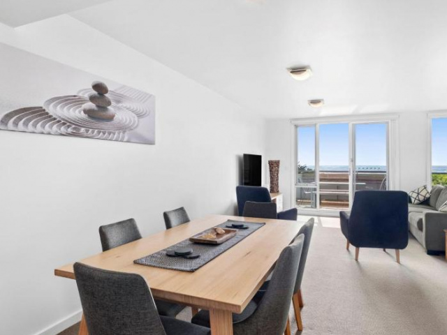 Point Grey Apartment 7 - Lorne