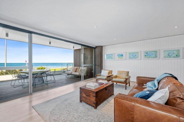 LOUTTIT BAY APARTMENT 1 - Free wifi, ocean views and the ultimate location - Lorne