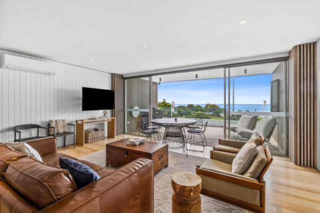 LOUTTIT BAY APARTMENT 1 - Free wifi, ocean views and the ultimate location - Lorne