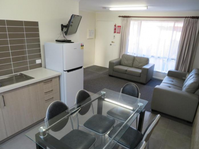 Warrnambool Motel & Holiday Park - Warrnambool