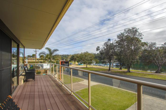 Hybiscus Waterfront Apartments - Lakes Entrance