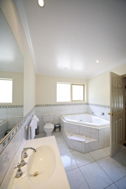Sanctuary House Resort Motel - Healesville
