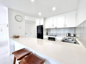 At the Doorstep of Hastings St 2 Bedroom