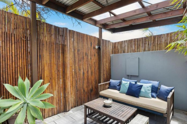 A Tranquil Sunshine Escape with Pool and Deck - 莫羅拉巴海濱