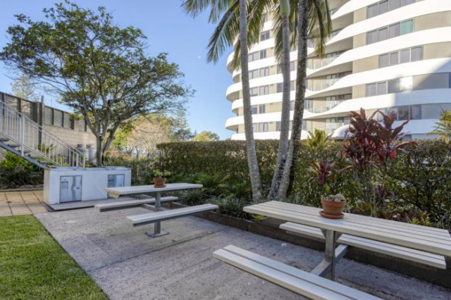 Cosy 3-bed Apartment Steps From Beach - Mooloolaba