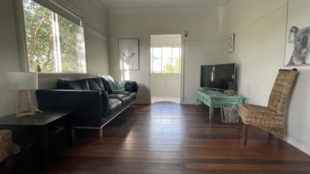 Kings Beach Cottage, 3 Min Walk to the Sand - Caloundra