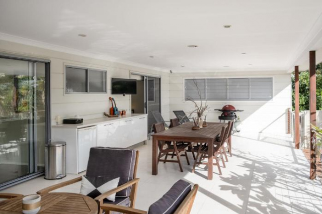 Large Families and Friends Unite Here! The Perfect Holiday Spent All Together - Caloundra
