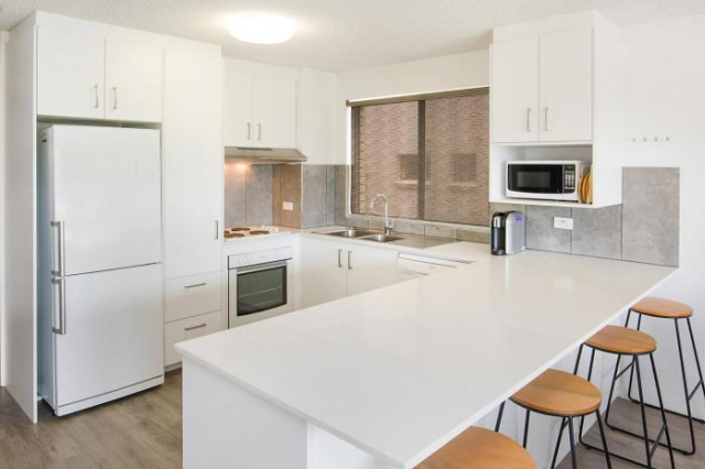Kings Beach Ocean Front Views & Pool - Private Balcony overlooking Kings Beach - Caloundra