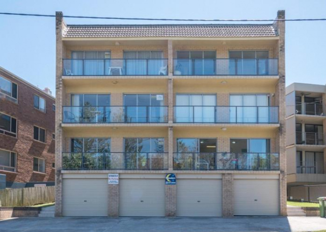 Moondara Unit 2, 21 Bulcock Beach Esplanade, Bulcock Beach - Caloundra