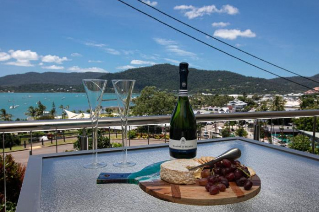 Airlie Beach Water View Hotel - Airlie Beach